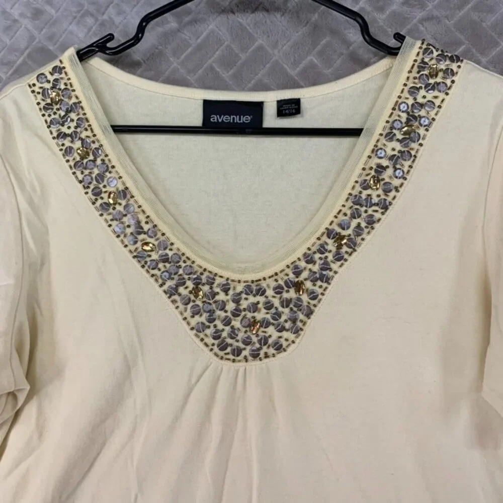 Avenue Womans 14/16 Top T Shirt Light Yellow Beaded Short Sleeve V Neck - Picture 2 of 12
